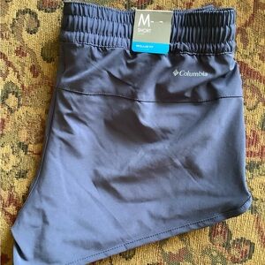 Columbia Women’s Court Short Medium NWT